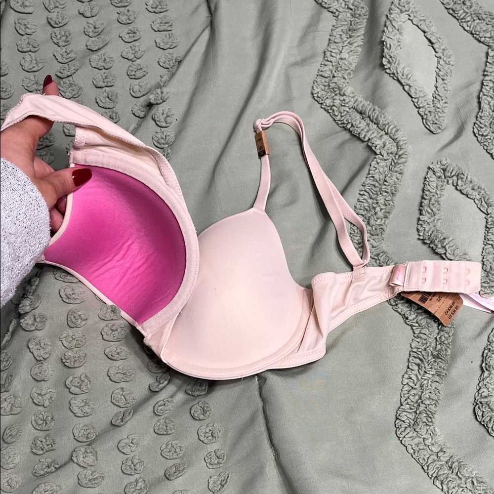 Victoria's Secret Cream Bra with Pink Interior